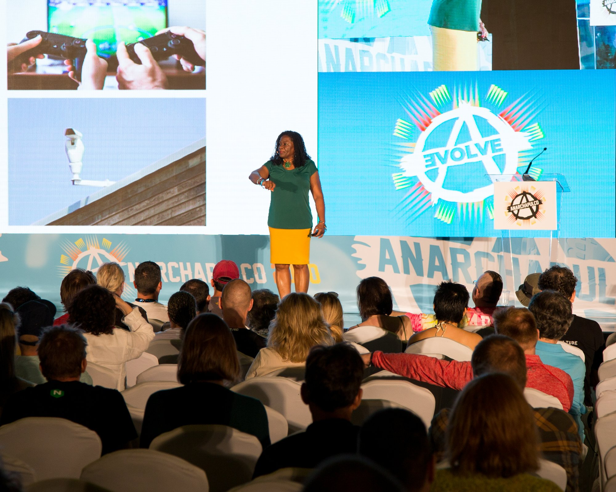 Dr. Jackson presenting at Anarchapulco conference